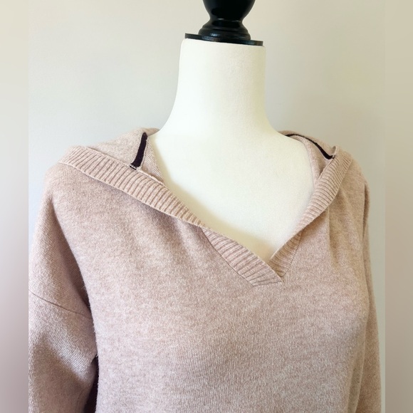 MOTH, Anthropologie Pink Hooded Sweater - size Medium - Picture 4 of 8